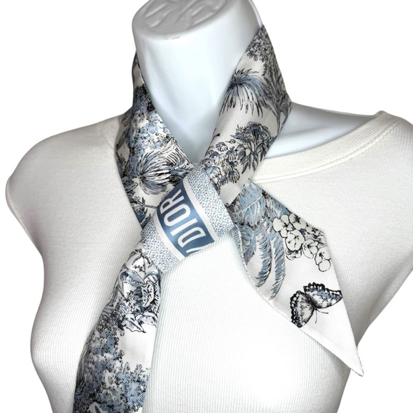 Christian Dior Elegant Blue/White Silk Mitzah Scarf New Luxury Floral - Picture 5 of 14